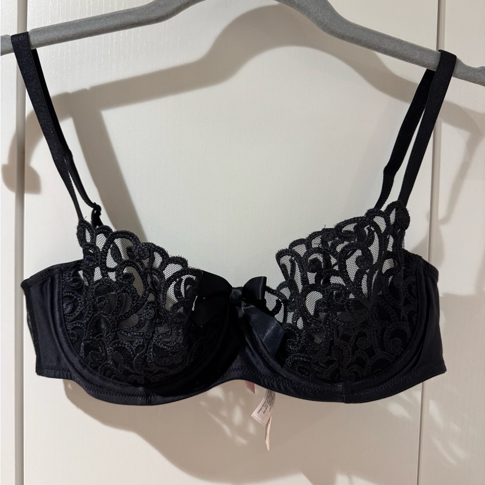 🆕 NWT Victoria’s Secret Lace Underwire Bra